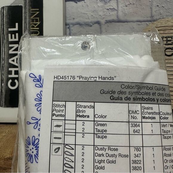 Bucilla Pillowcases Praying Hands #45176 Cross Stitch 2006
New in package - Picture 5 of 7